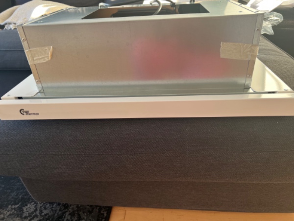 Emhætte - afmontering af gammel samt montering af ny