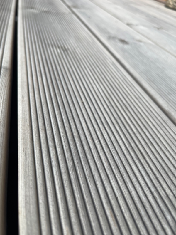 Rengøring og oliering af terasse