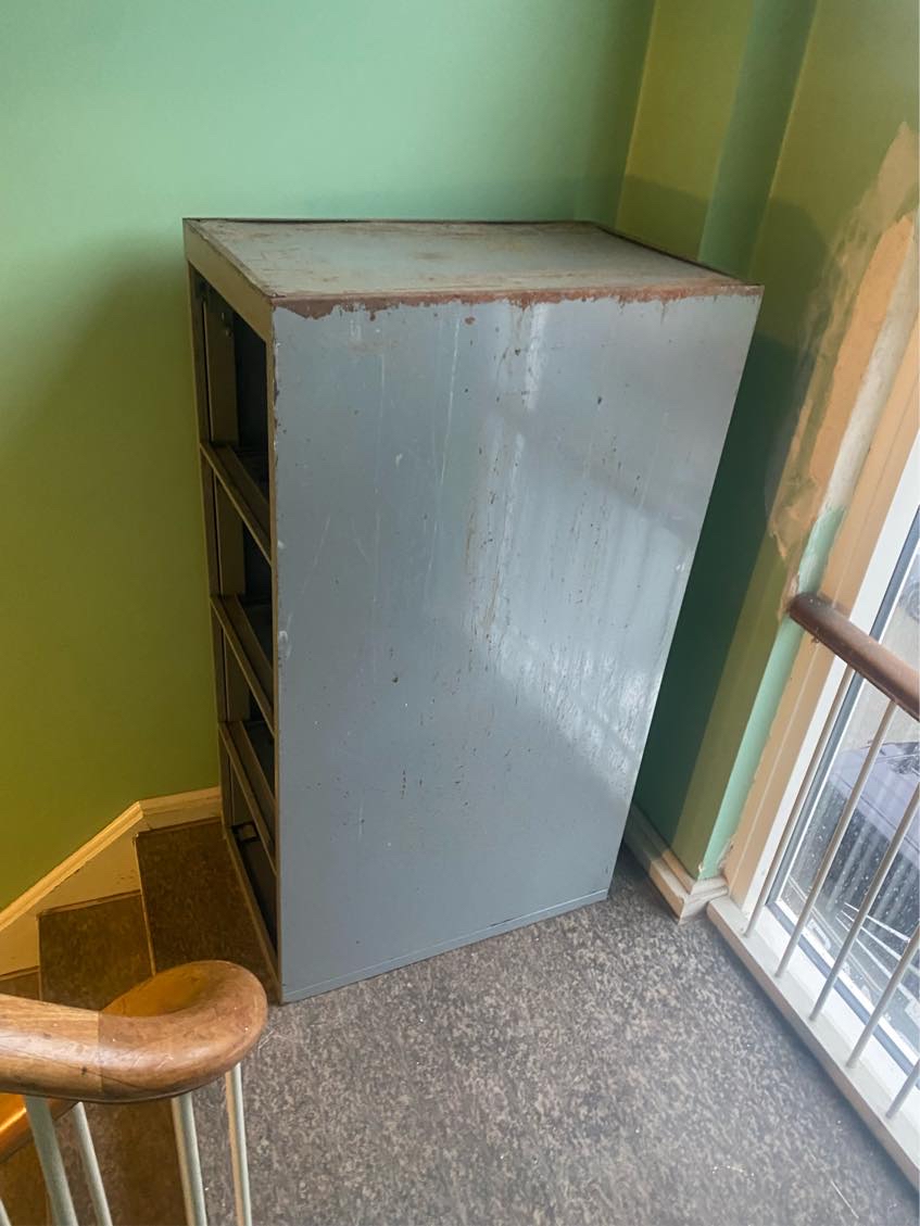 Afhentning af arkivskab til storskrald