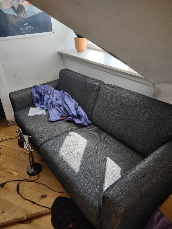 Hjælp til at få diverse møbler på genbrugspladsen