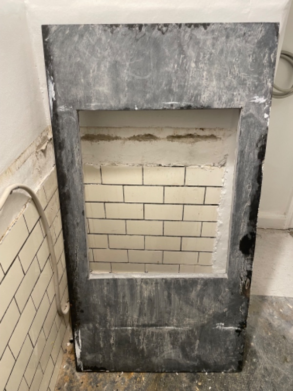 Båret et nedtaget køkken ned fra 4. sal og have det kært på lossepladsen