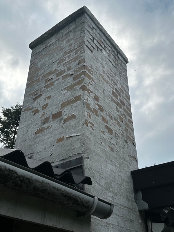 Oppudsning og maling (kalkning) af skorsten