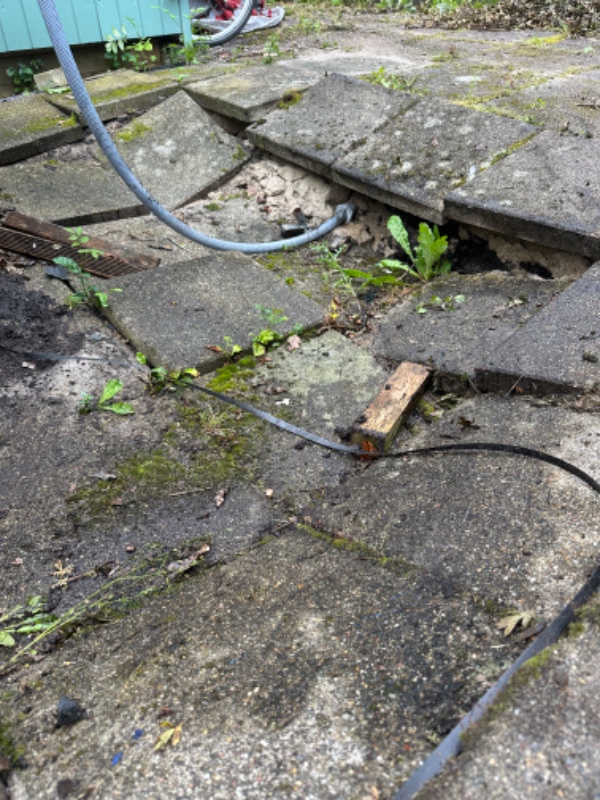 Omlægge underminerede fliser