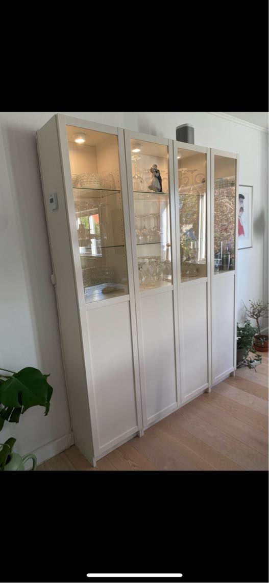 Hjælp til transport og flytning af IKEA vitrineskab fra Valby til Østerbro