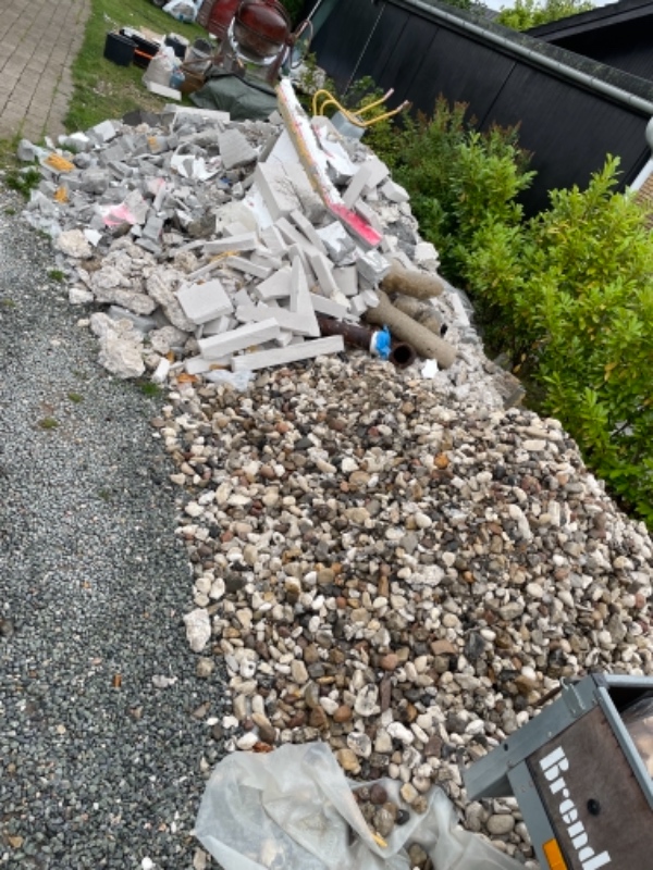 Bortførsel af byggeaffald.