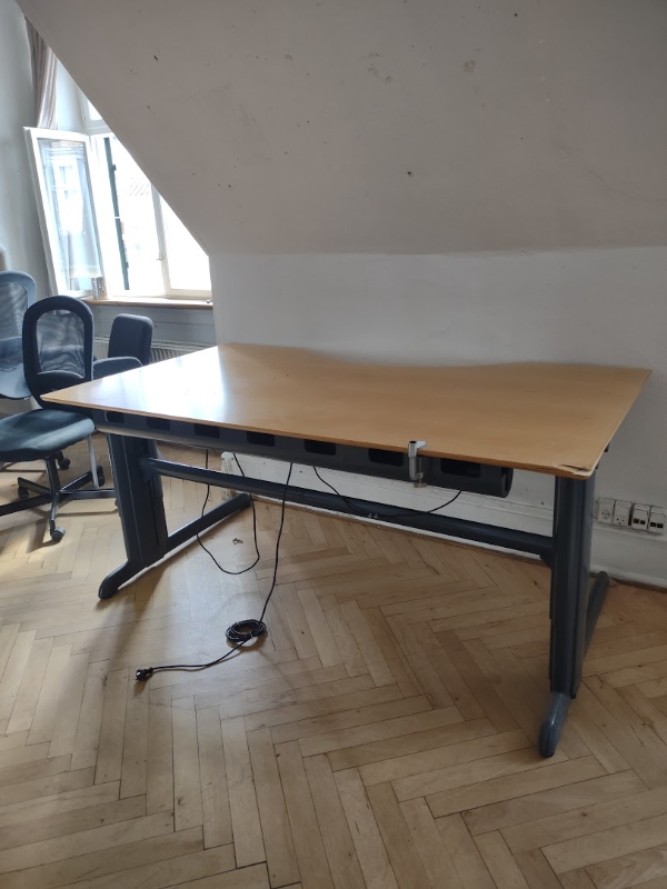 Hjælp til at få diverse møbler på genbrugspladsen