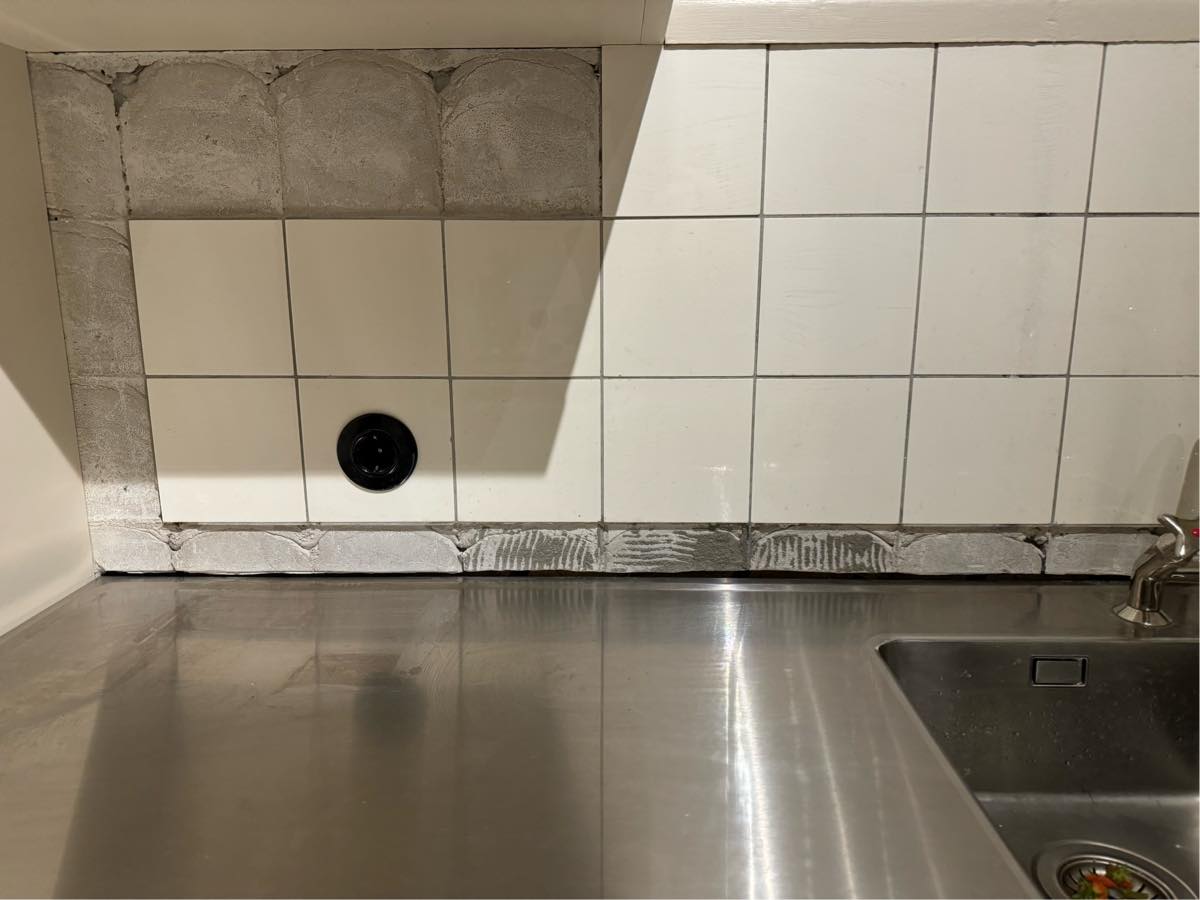 Sætte fliser op i køkken