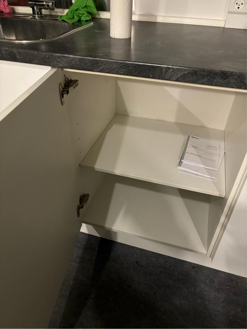 Afmontinger af underskab + montering af vaskemaskine