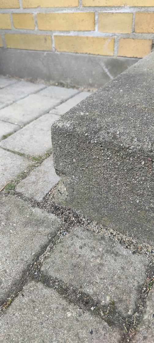 reparation af sokkel og trappe