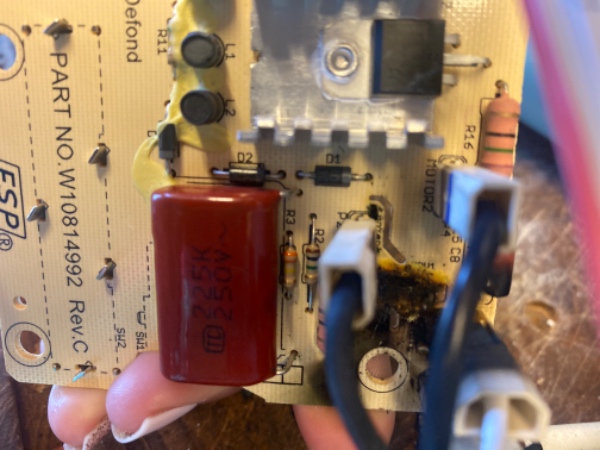 Rep af printplade fra køkkenmaskine der har fået 220v men kun kan tåle 110 (usa) model