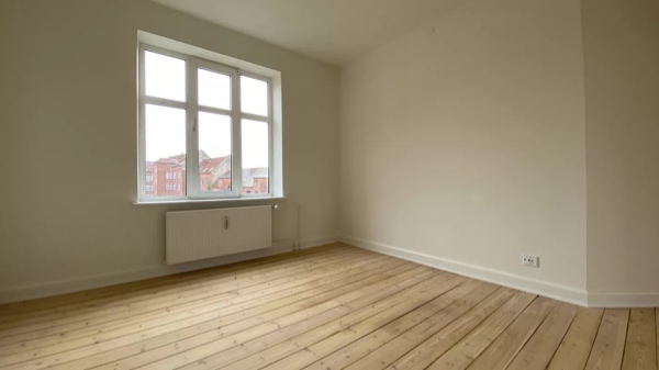 Samle/montering IKEA PAX skab (fæstnes godt til væggen)