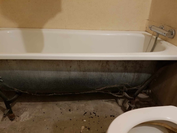 Fjernelse af badekar