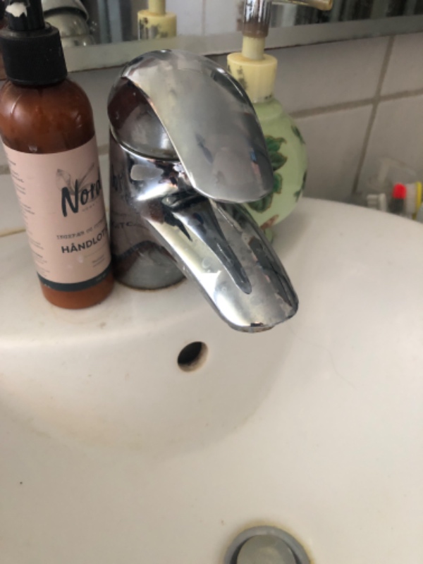 Ny vandhane i køkken og på badeværelse