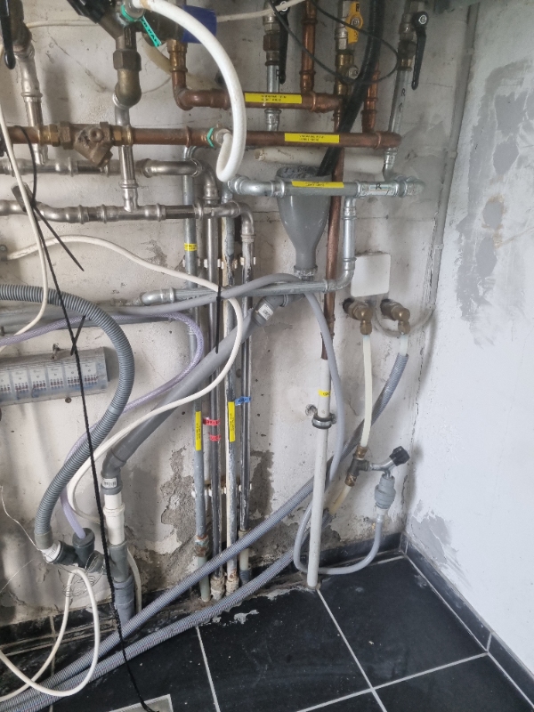 Fix utæt vandrør/varmvands beholder