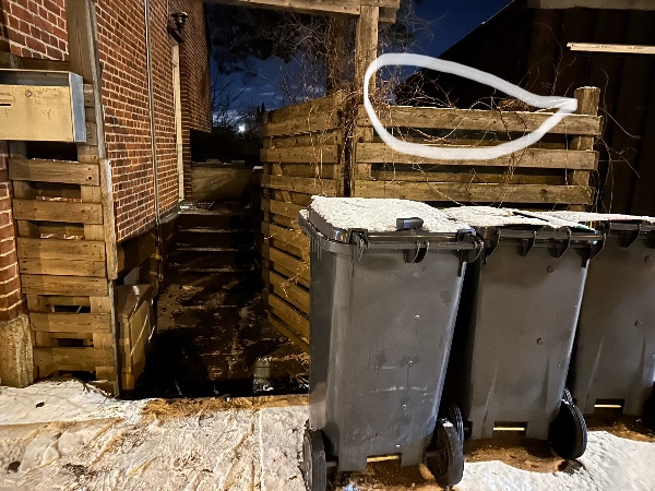 Bygning af skraldespandsområde