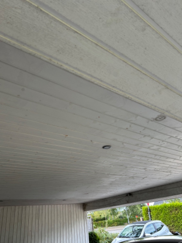 Maling af udhæng og garageloft på 150kvm hus, har Flügger maling, pensler og ruller.