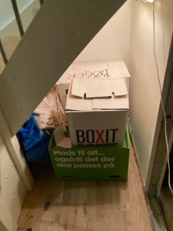 Udnytte plads under trappe