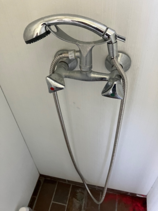 Udskift af armatur i brusebad