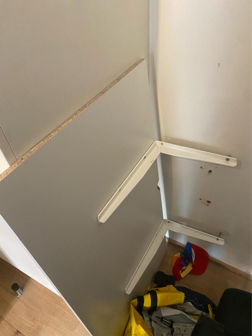 Sætte bord + håndkædeholder op