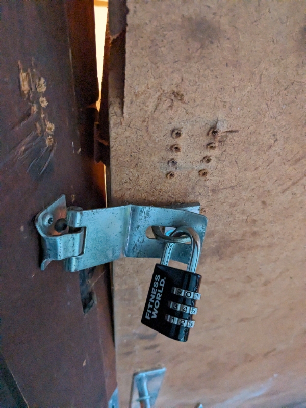 skift af kælderdør