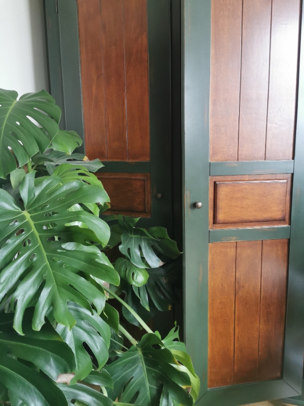 Flyttet klædeskab til storskrald, på adressen.