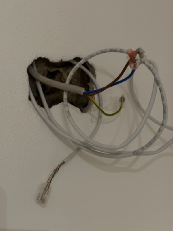 Installeret 1 stik kontakt