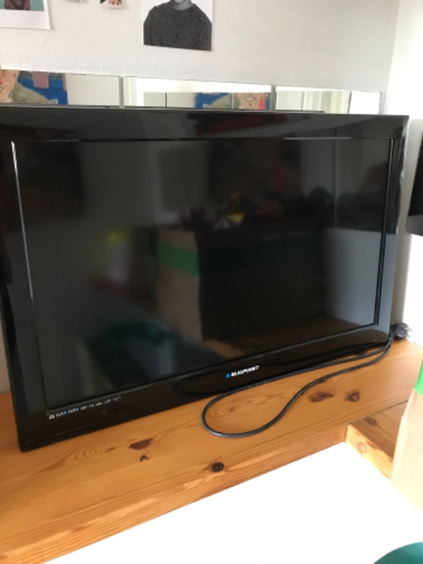 Jeg kan ikke selv hjælpe til. Flyttet et Sofabord ned i mit kælderrum og smidt et TV til storskrald