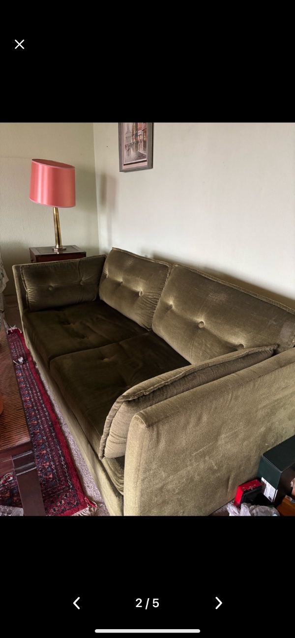 Nedbæring (fra 2. Sal) og transport / indebærende (elevator) af sofa