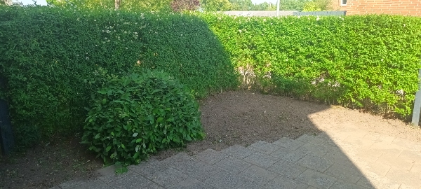 Lagt Ca 55 fliser 30 x 30 + lidt kantsten 15 × 30