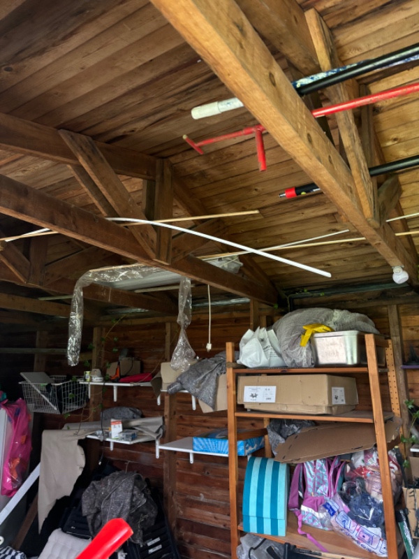 Nedrivning og genopbygning af skur