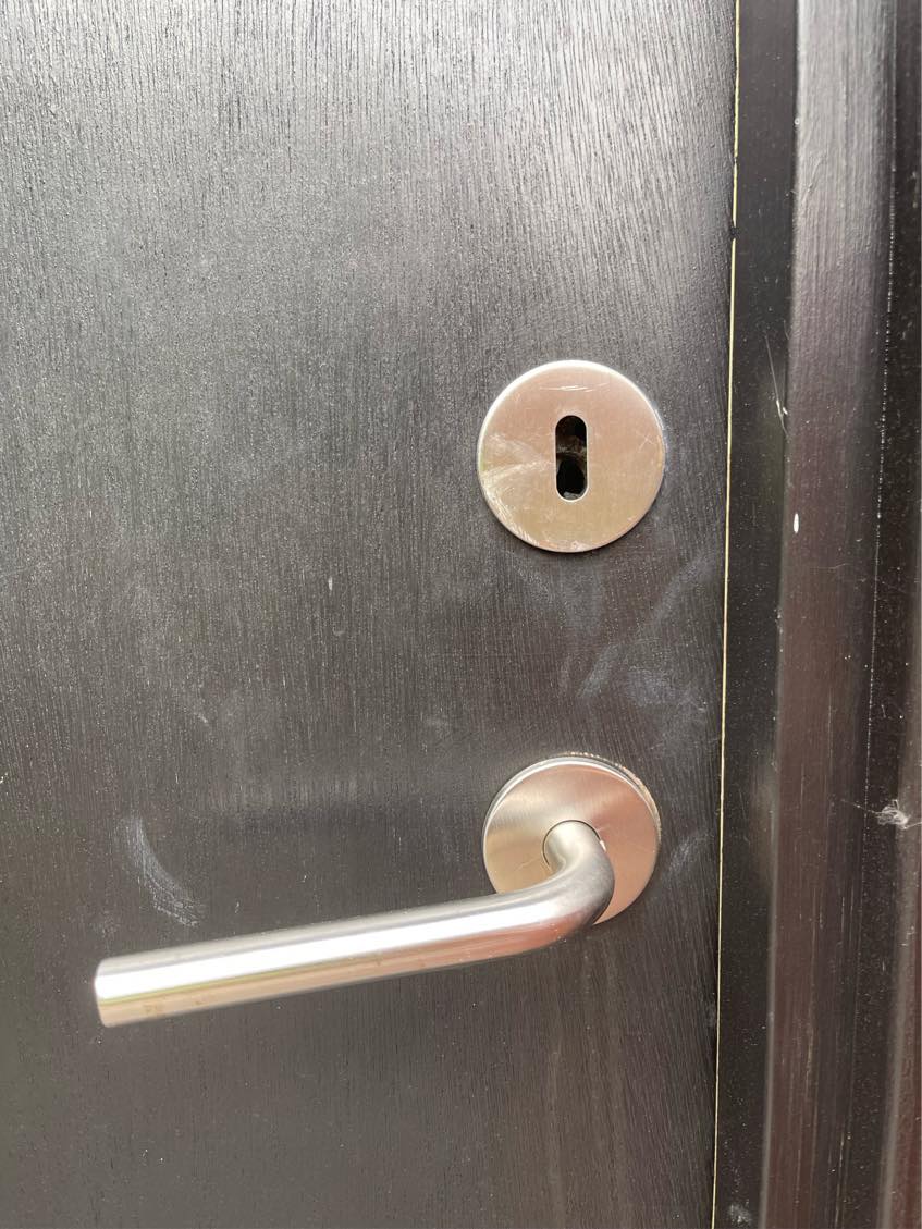 Låsesmed - ny lås på hoveddør og skurdør.