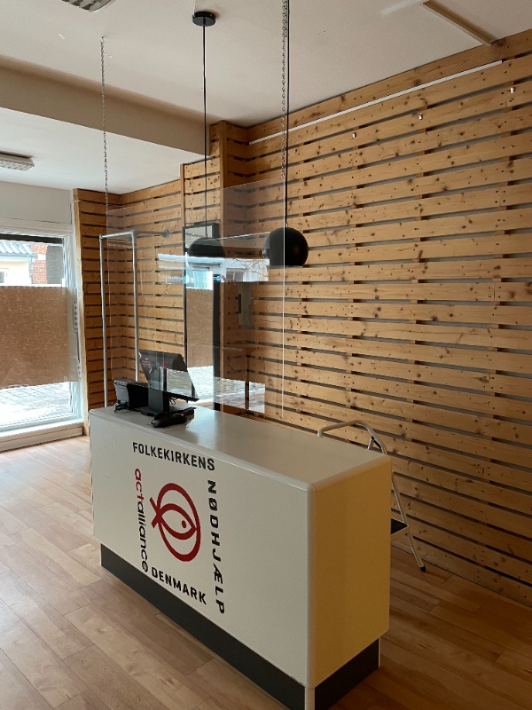 Jeg skal have fjernet butiksinventar og lidt møbler fra Butik til genbrugsstationen.