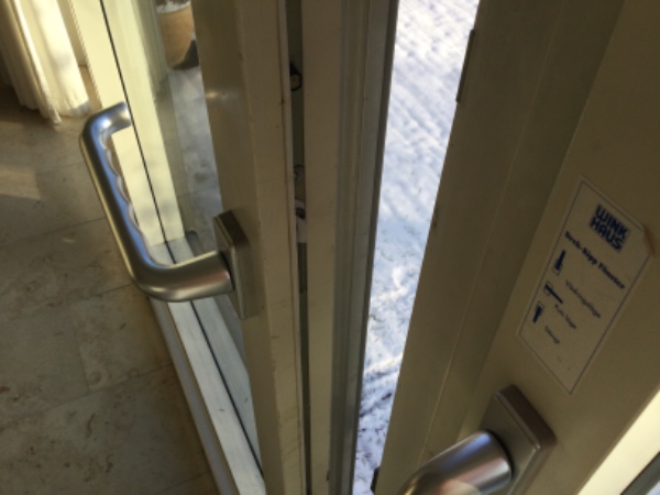 Skydedør, teresse. Fra LaiAb,SE. Sidder fast i åben tilstand..