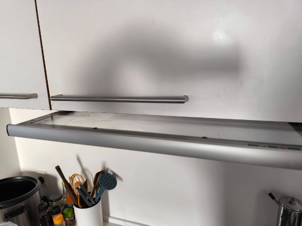 Reparation af køkkenhane, toilet, emhætte