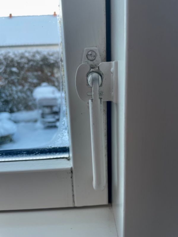 Skiftet en vindueshaspe/tyverisikring