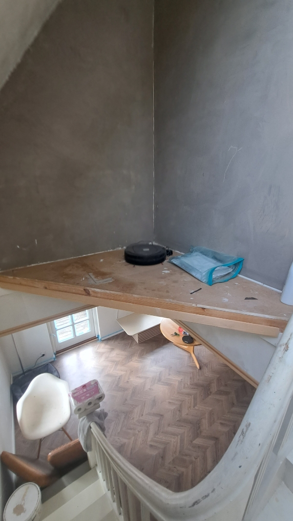 Færdigstille hus indvendig. /Finish. Ingen krav til El/vvs