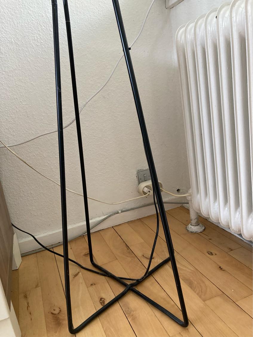 Jeg skal hvalpesikre mit hjem. Det er særligt elledninger der skal i kabelrør.