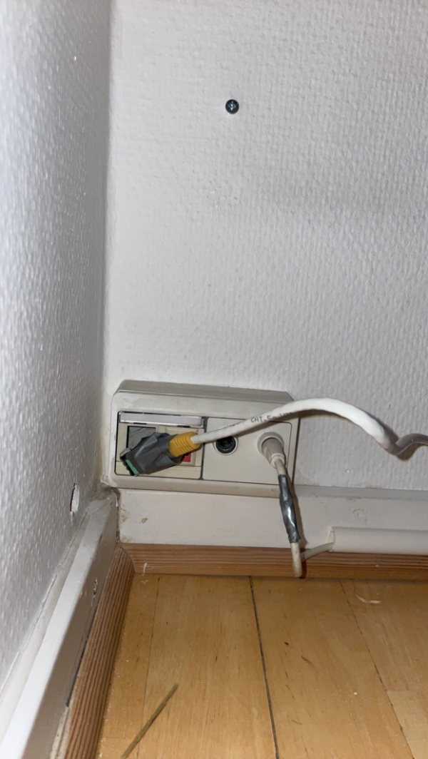 Hjælp til montering af dataudtag