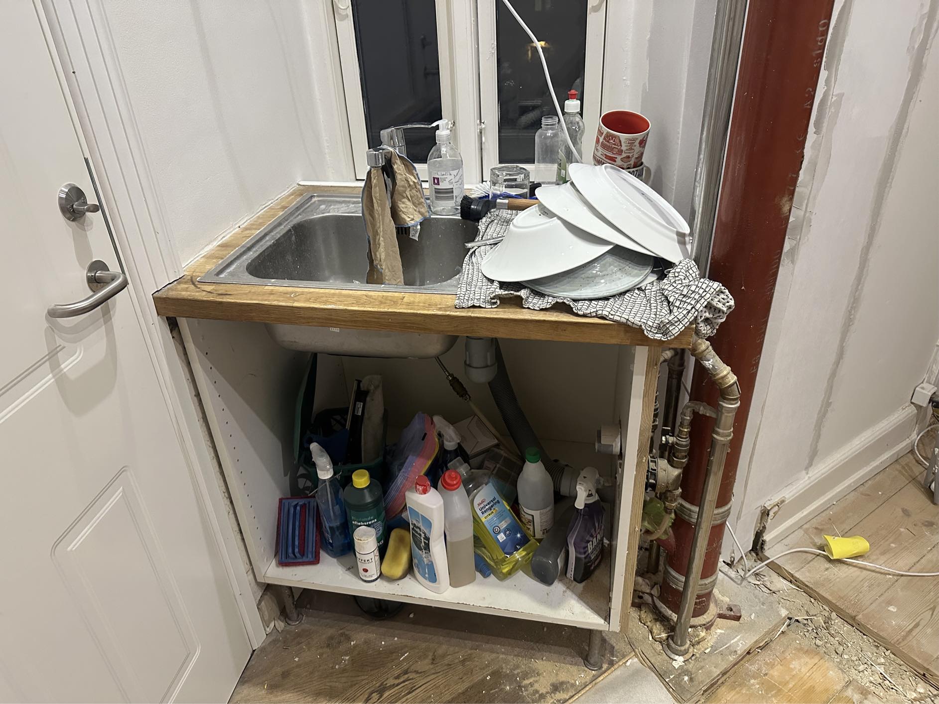 Flyt af vask (+propning) og flyt at klikgulv