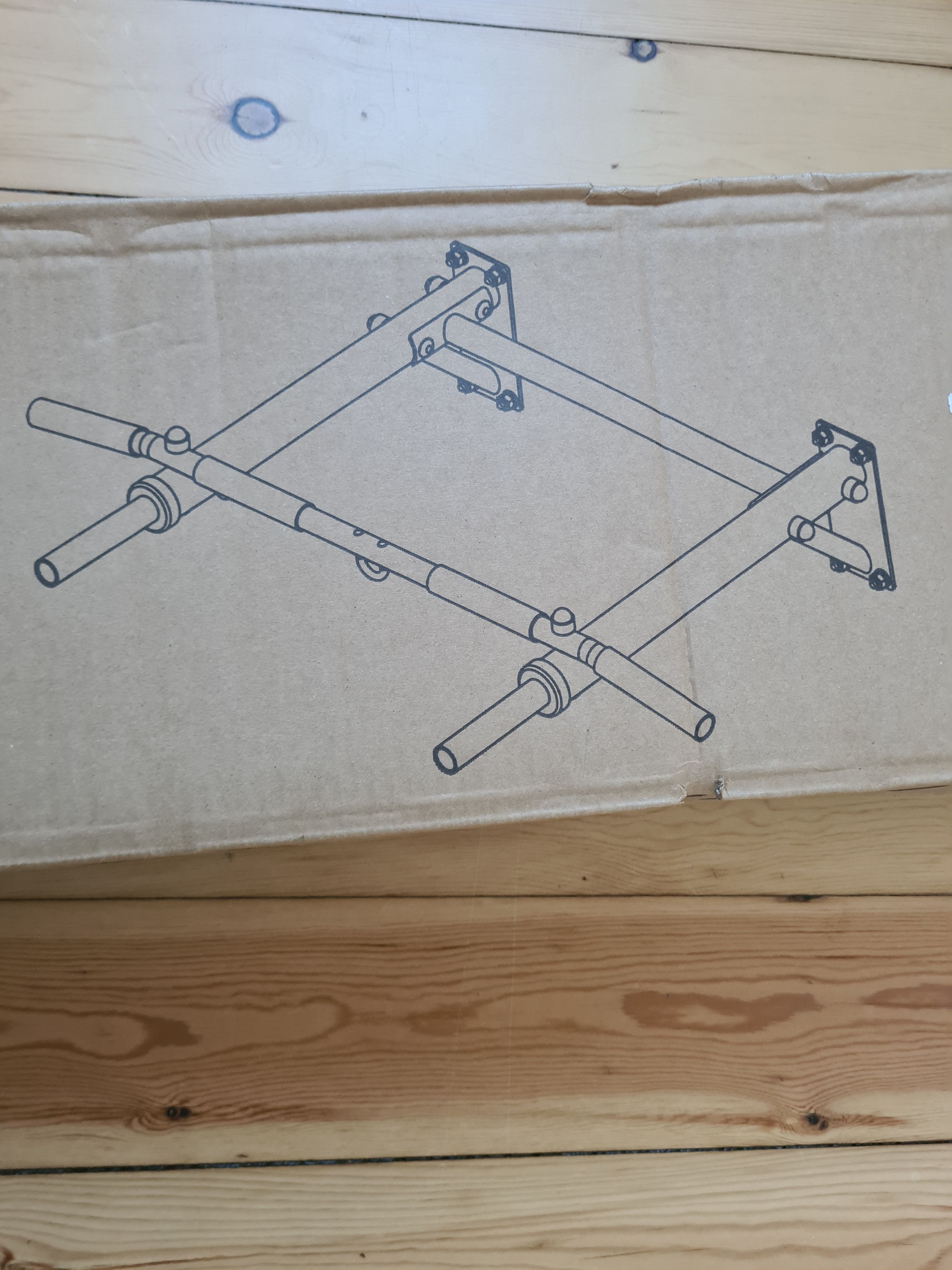 Hjælp til at hænge et pull-up stativ på væggen