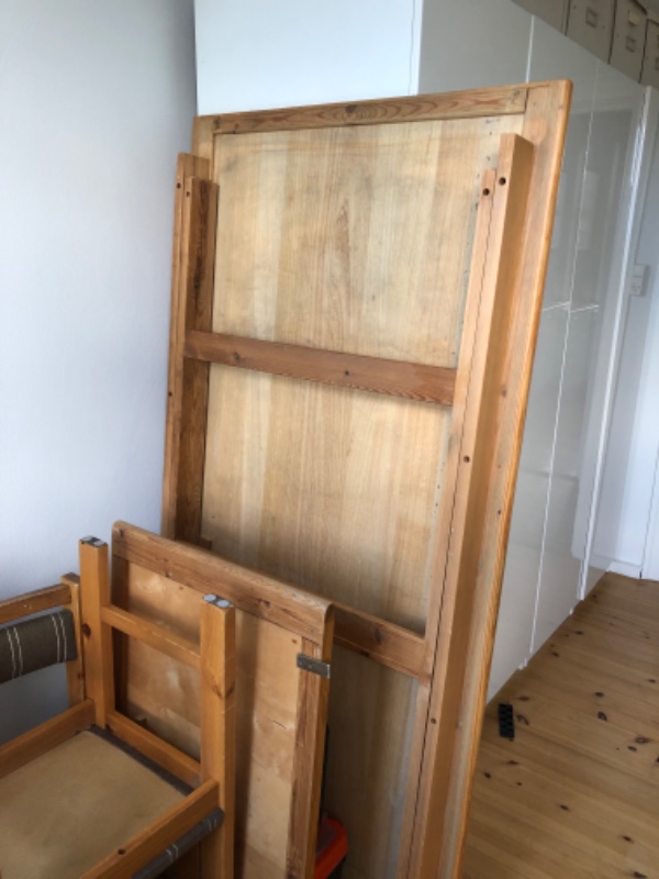 Slibning og oliering af massivt træbord, ekstra plade og 4 stole