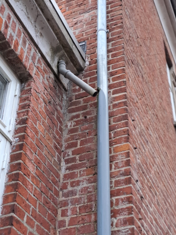 Nedløbsrør fra tagrende