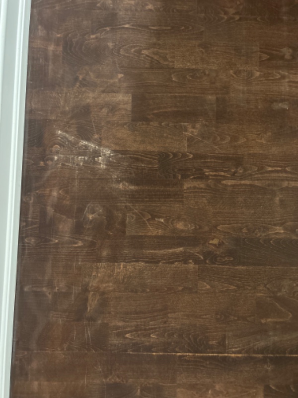 Fix af gulv, nogle ridser som skal fixes