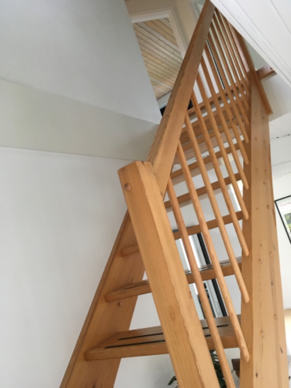 Slibning og maling af trapper