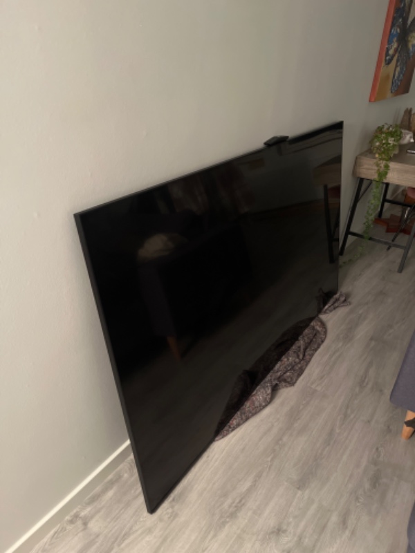 Flytning af fjernsyn 83 tommer