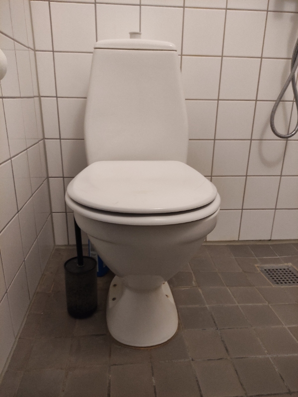 Skift toilet og håndvask
