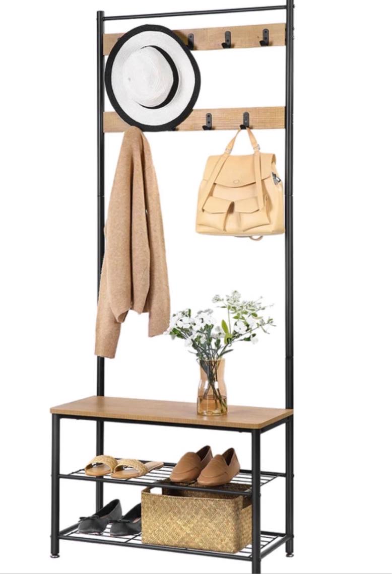 Bære papkasser ned til affald samt samle et lille entremøbel