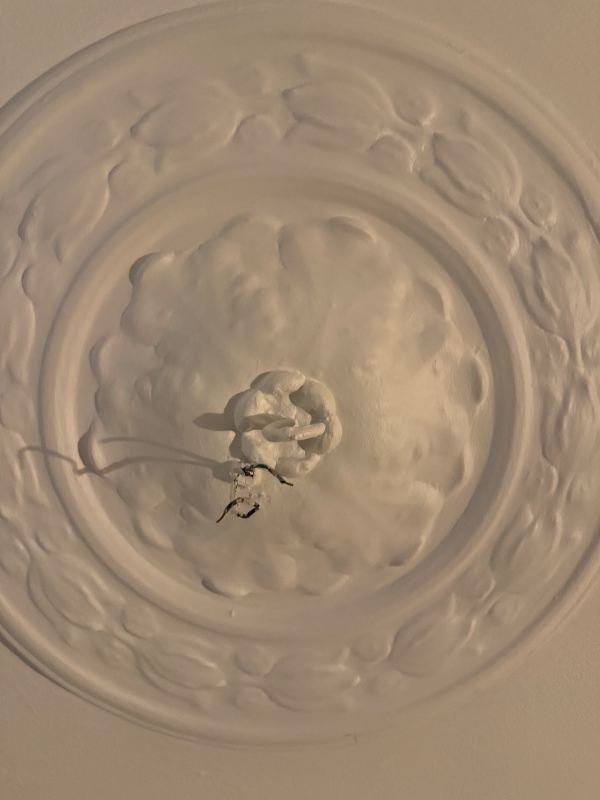 Opsætning af lampe i loft