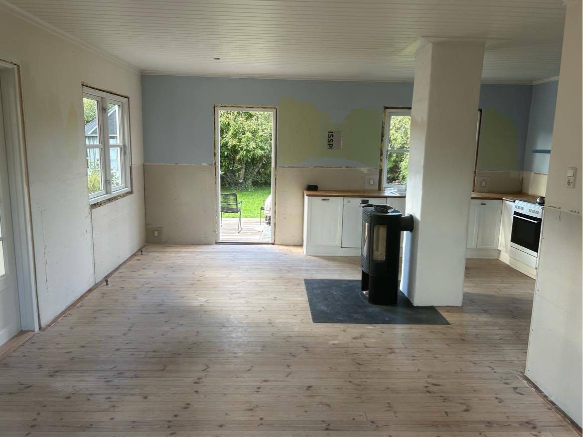 Tømreropgave: Opsætning af gerigter og fodlister