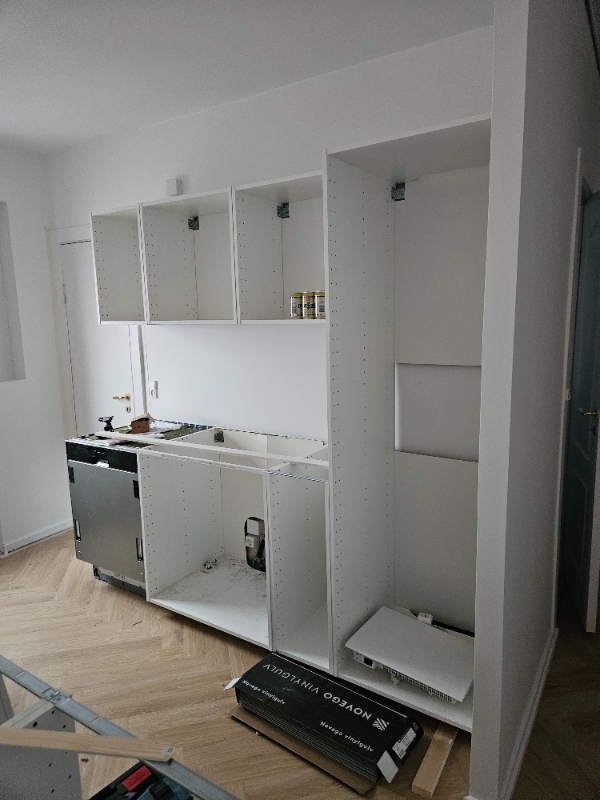 Færdig gør opsætning af ikea køkken